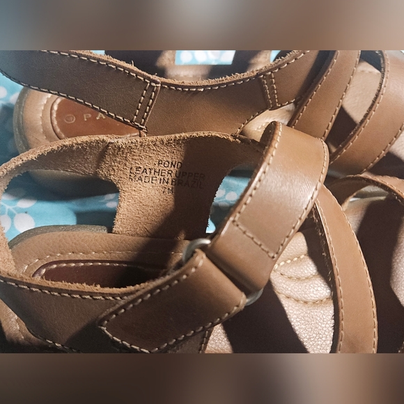 Tan Leather Strappy Sandals set of 2 bundle *Size 7 womens* - Picture 7 of 10